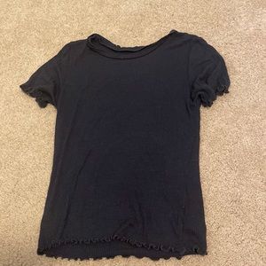 cute grey shirt from american eagle :)